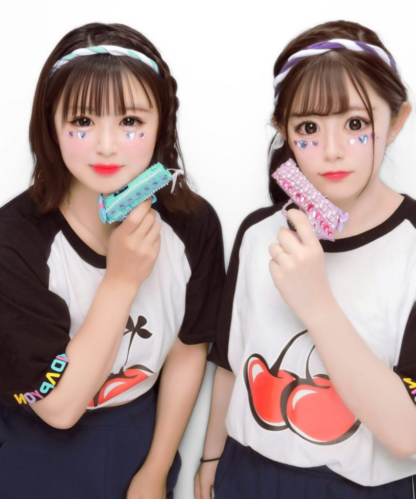 可愛いクラスTシャツ着こなし