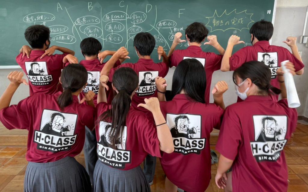 クラスポロシャツ背面